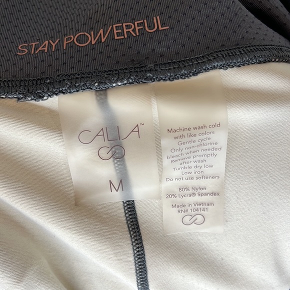 Calia by Carrie Underwood Fashion Print 7/8 Leggings in Smoke Gray - Picture 6 of 6